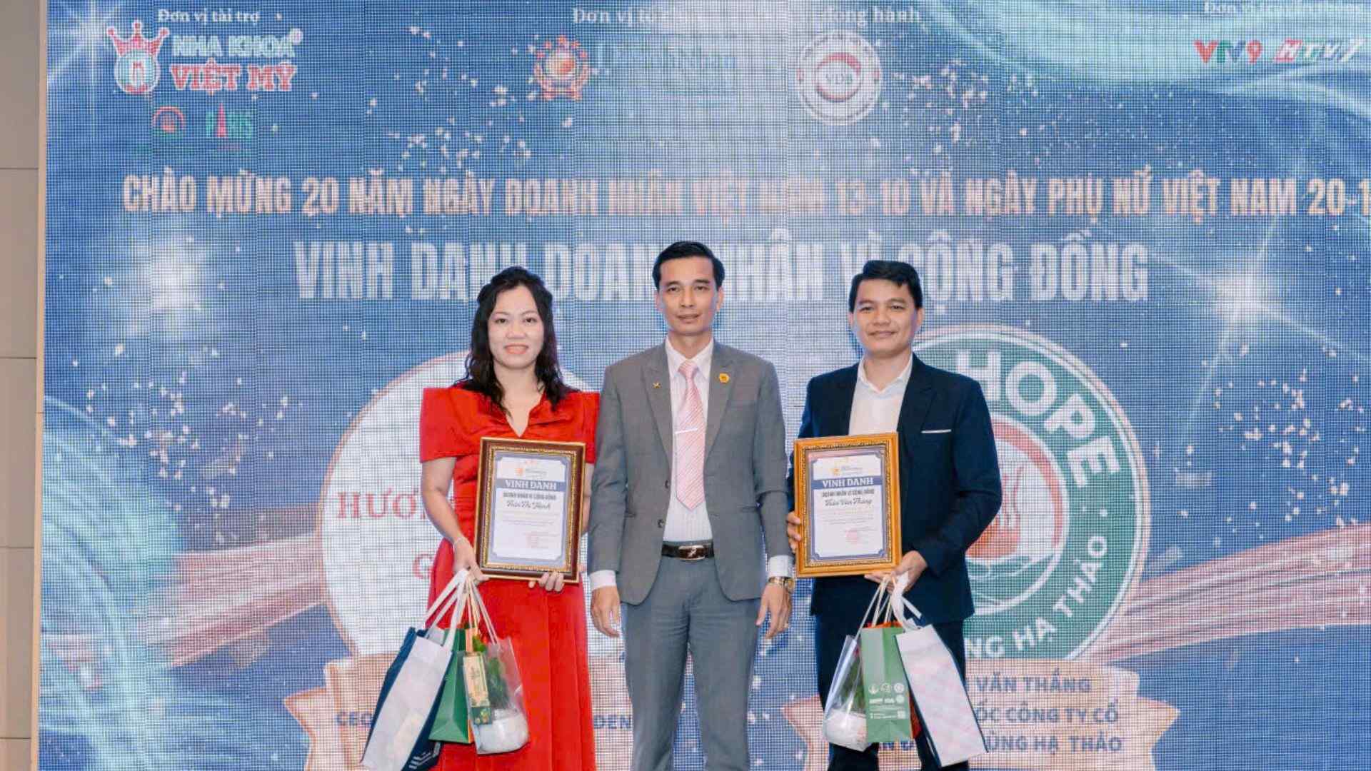 1. Vinh danh doanh nhân vì cộng đồng - ghi nhận xứng đáng cho những nỗ lực không ngừng